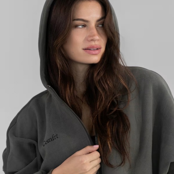 Cloud zip hoodie in “Millstone Grey“ a size small. NWT & never worn. - Picture 1 of 11